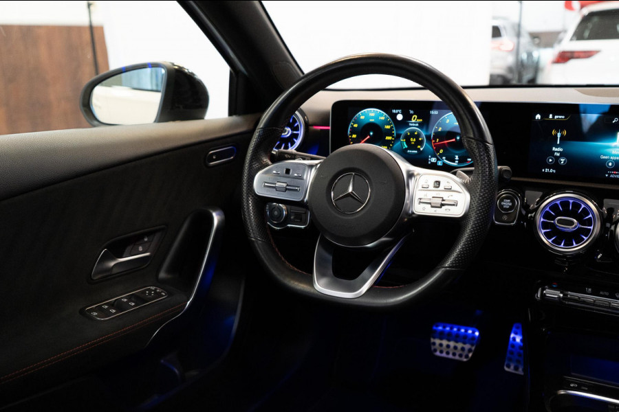 Mercedes-Benz A-Klasse 200 Business AMG Night Pakket Pano|Cruise|Camera|Keyless
