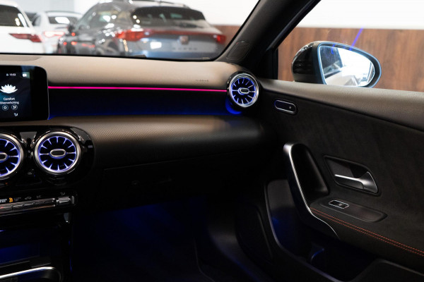 Mercedes-Benz A-Klasse 200 Business AMG Night Pakket Pano|Cruise|Camera|Keyless