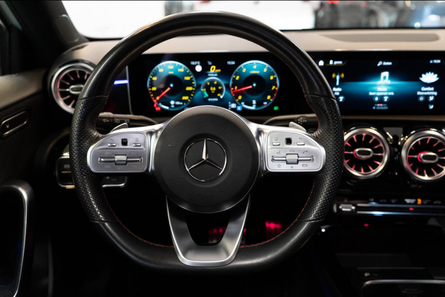 Mercedes-Benz A-Klasse 200 Business AMG Night Pakket Pano|Cruise|Camera|Keyless