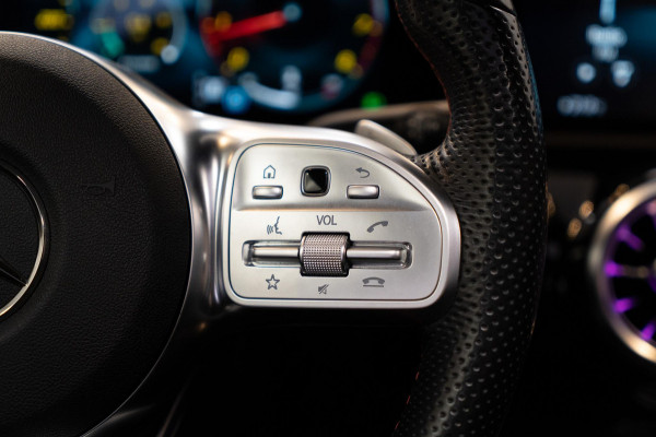 Mercedes-Benz A-Klasse 200 Business AMG Night Pakket Pano|Cruise|Camera|Keyless