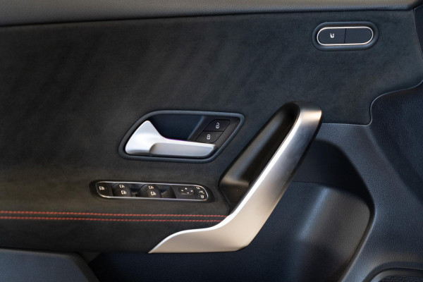 Mercedes-Benz A-Klasse 200 Business AMG Night Pakket Pano|Cruise|Camera|Keyless