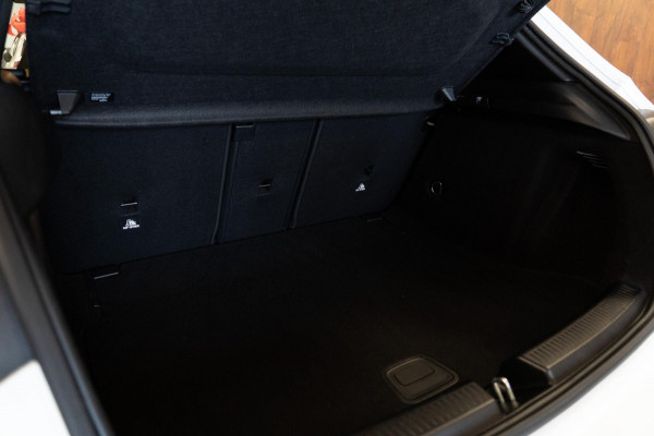 Mercedes-Benz A-Klasse 200 Business AMG Night Pakket Pano|Cruise|Camera|Keyless