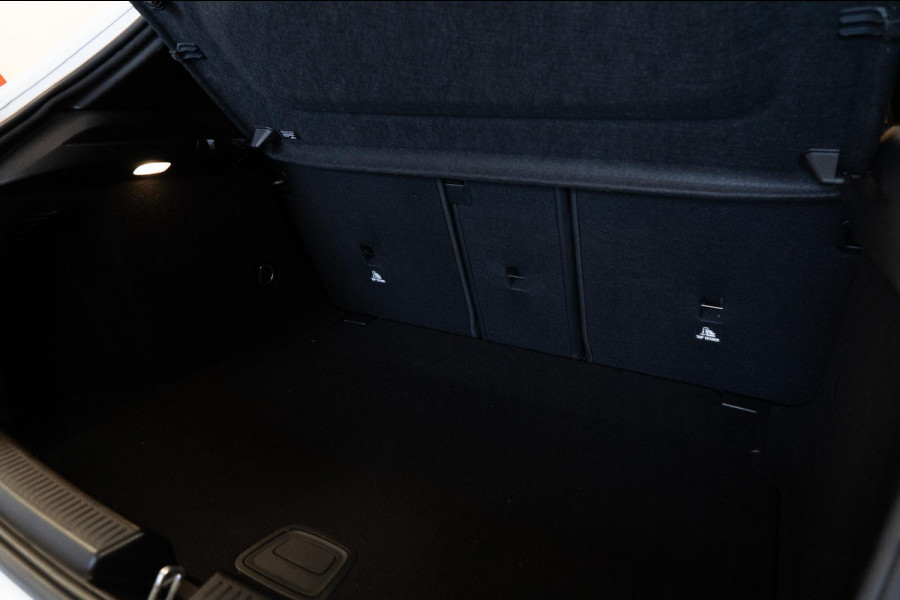 Mercedes-Benz A-Klasse 200 Business AMG Night Pakket Pano|Cruise|Camera|Keyless