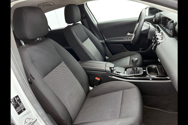 Mercedes-Benz A-Klasse 200 NAVI | CRUISE | 18” AMG | STOELVERWARMING