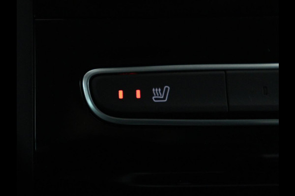 Renault Mégane 1.3 TCe Business Edition One | Leder | Stoelverwarming | Adaptive cruise | Camera | Carplay | Keyless | Full LED | Navigatie | Park Assist | Dodehoek detectie | Climate control