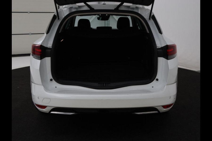 Renault Mégane 1.3 TCe Business Edition One | Leder | Stoelverwarming | Adaptive cruise | Camera | Carplay | Keyless | Full LED | Navigatie | Park Assist | Dodehoek detectie | Climate control