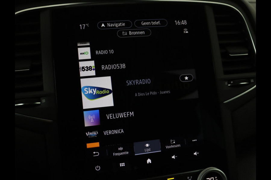 Renault Mégane 1.3 TCe Business Edition One | Leder | Stoelverwarming | Adaptive cruise | Camera | Carplay | Keyless | Full LED | Navigatie | Park Assist | Dodehoek detectie | Climate control