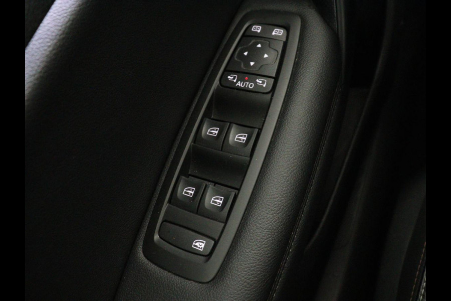 Renault Mégane 1.3 TCe Business Edition One | Leder | Stoelverwarming | Adaptive cruise | Camera | Carplay | Keyless | Full LED | Navigatie | Park Assist | Dodehoek detectie | Climate control