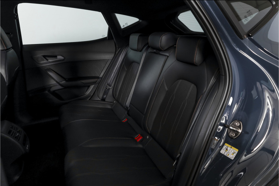 CUPRA Formentor 1.5 TSI e-Hybrid 204 PK Business | Dig. Cockpit | Adapt. Cruise | Stoel-+stuurverw. | Elek. Klep | PDC | Camera | NAV+App. Connect | ECC | LM 18" | 1153