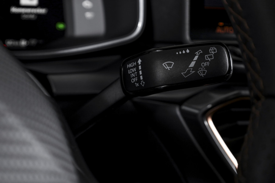 CUPRA Formentor 1.5 TSI e-Hybrid 204 PK Business | Dig. Cockpit | Adapt. Cruise | Stoel-+stuurverw. | Elek. Klep | PDC | Camera | NAV+App. Connect | ECC | LM 18" | 1153
