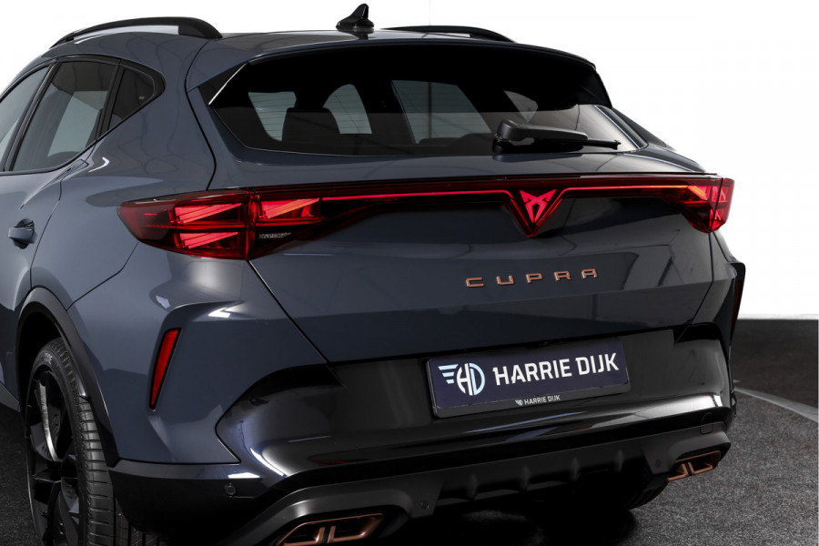 CUPRA Formentor 1.5 TSI e-Hybrid 204 PK Business | Dig. Cockpit | Adapt. Cruise | Stoel-+stuurverw. | Elek. Klep | PDC | Camera | NAV+App. Connect | ECC | LM 18" | 1153