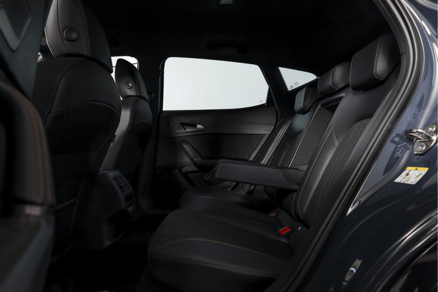 CUPRA Formentor 1.5 TSI e-Hybrid 204 PK Business | Dig. Cockpit | Adapt. Cruise | Stoel-+stuurverw. | Elek. Klep | PDC | Camera | NAV+App. Connect | ECC | LM 18" | 1153