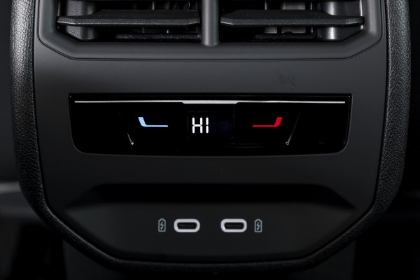 CUPRA Formentor 1.5 TSI e-Hybrid 204 PK Business | Dig. Cockpit | Adapt. Cruise | Stoel-+stuurverw. | Elek. Klep | PDC | Camera | NAV+App. Connect | ECC | LM 18" | 1153