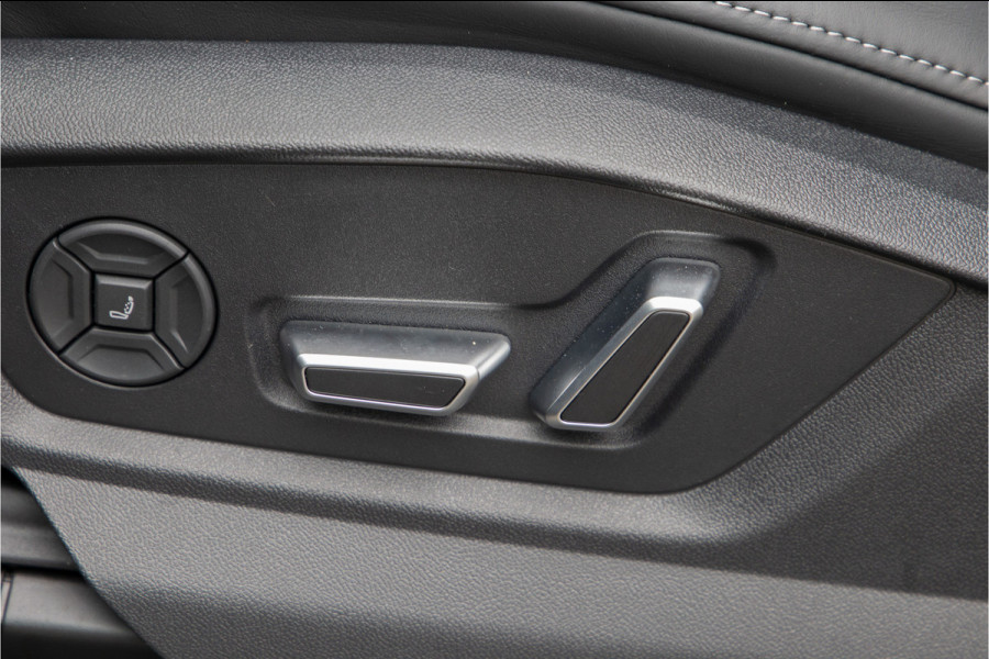 Audi Q8 60 TFSI e quattro Competition Head-up, RS stoelen, Massage, Achterasbesturing, 23"