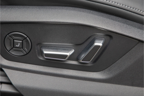 Audi Q8 60 TFSI e quattro Competition Head-up, RS stoelen, Massage, Achterasbesturing, 23"