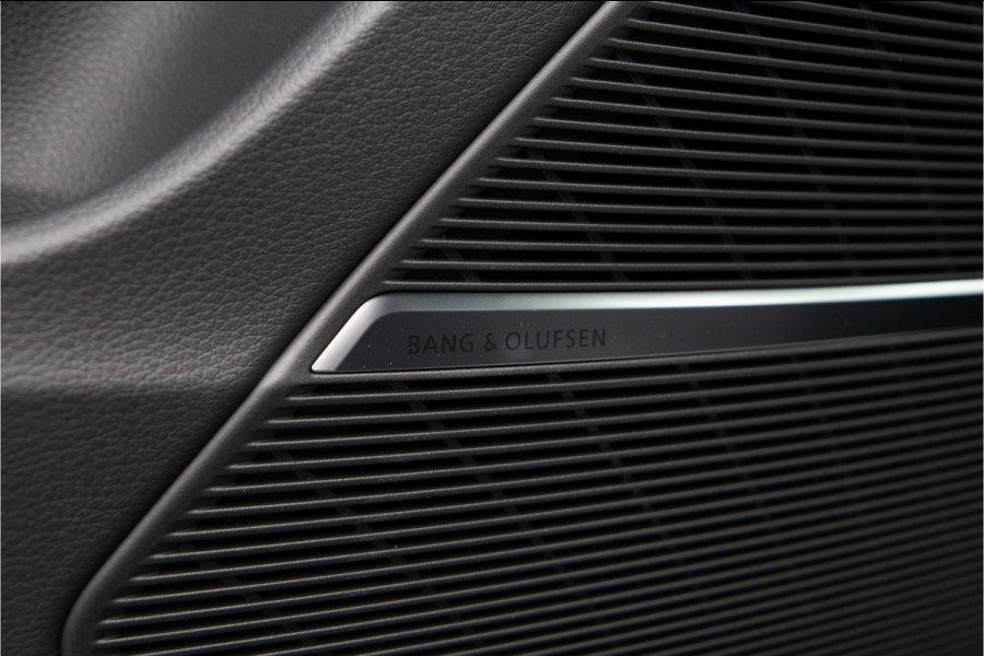 Audi Q8 60 TFSI e quattro Competition Head-up, RS stoelen, Massage, Achterasbesturing, 23"