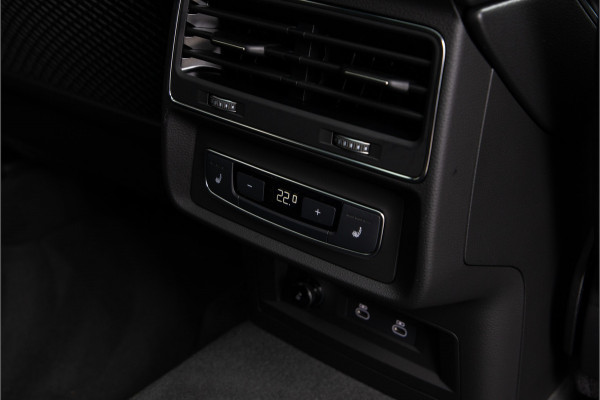Audi Q8 60 TFSI e quattro Competition Head-up, RS stoelen, Massage, Achterasbesturing, 23"