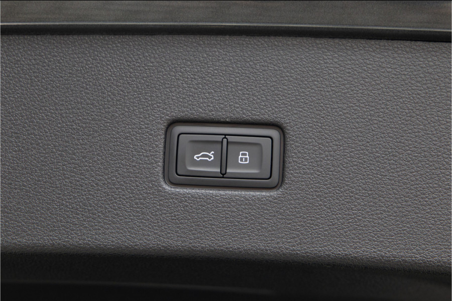 Audi Q8 60 TFSI e quattro Competition Head-up, RS stoelen, Massage, Achterasbesturing, 23"