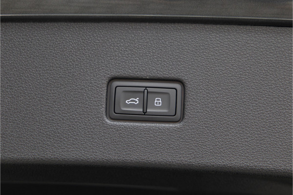 Audi Q8 60 TFSI e quattro Competition Head-up, RS stoelen, Massage, Achterasbesturing, 23"