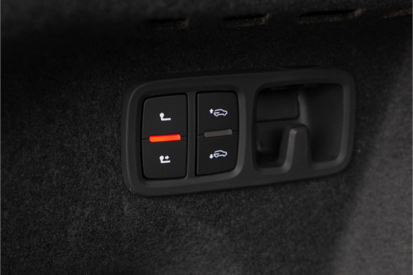 Audi Q8 60 TFSI e quattro Competition Head-up, RS stoelen, Massage, Achterasbesturing, 23"