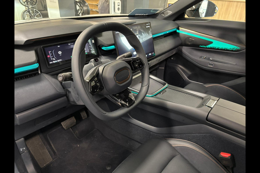 Lynk & Co 08 1.5 More NIEUW MODEL Panoramadak, Camera's, Harman / Kardon geluid installatie