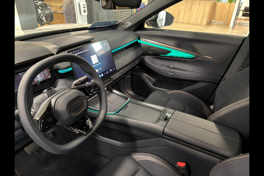 Lynk & Co 08 1.5 More NIEUW MODEL Panoramadak, Camera's, Harman / Kardon geluid installatie