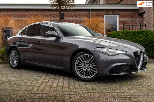 Alfa Romeo Giulia 2.0T Super 200 PK Aut. Stoel/Stuurverw. Leder Keyless Camera 18''