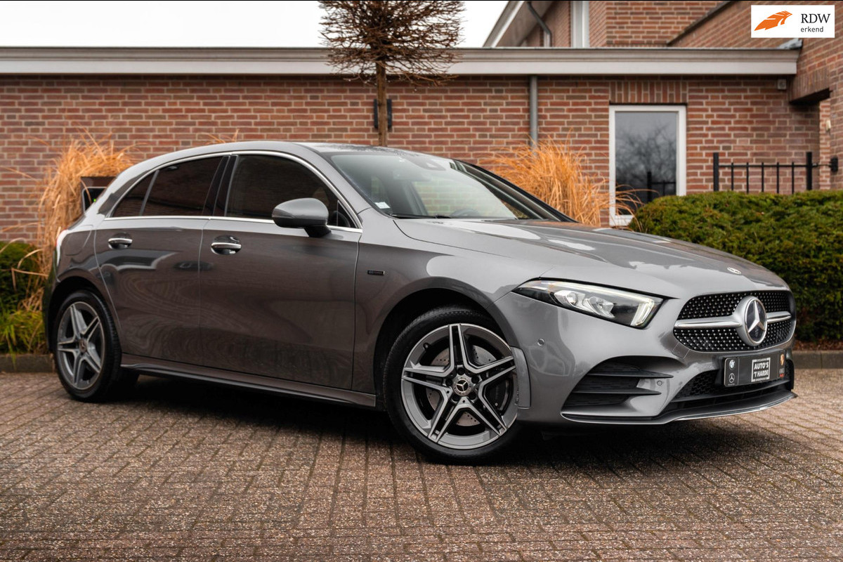 Mercedes-Benz A-Klasse 250 e Business AMG Limited Widescreen Sfeer Keyless Camera 18''