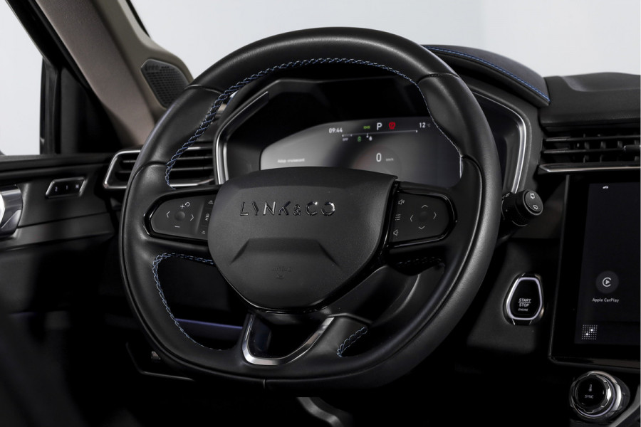 Lynk & Co 01 1.5 PHEV 261PK MY22 | 360 Camera | 7.4 kWh Boordlader | S/K-panodak | Adapt. Cruise | Memory | Elek. klep | Trekhaak | LM 20" |