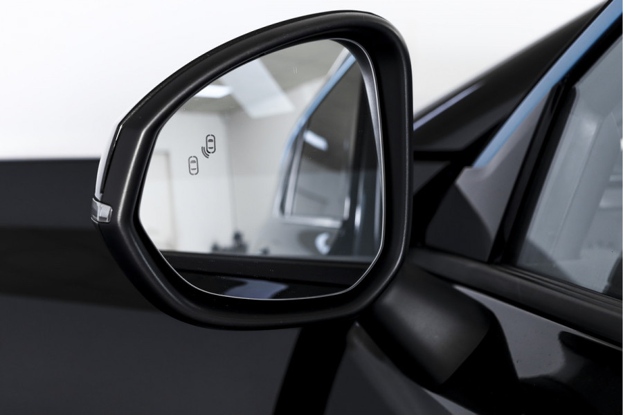 Lynk & Co 01 1.5 PHEV 261PK MY22 | 360 Camera | 7.4 kWh Boordlader | S/K-panodak | Adapt. Cruise | Memory | Elek. klep | Trekhaak | LM 20" |