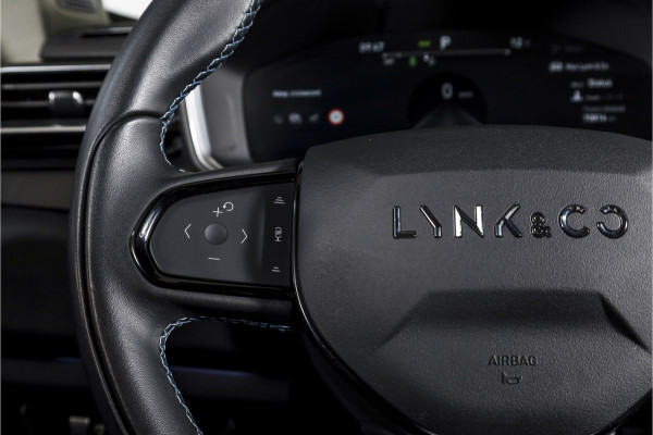 Lynk & Co 01 1.5 PHEV 261PK MY22 | 360 Camera | 7.4 kWh Boordlader | S/K-panodak | Adapt. Cruise | Memory | Elek. klep | Trekhaak | LM 20" |