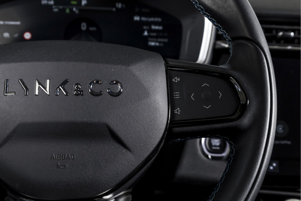 Lynk & Co 01 1.5 PHEV 261PK MY22 | 360 Camera | 7.4 kWh Boordlader | S/K-panodak | Adapt. Cruise | Memory | Elek. klep | Trekhaak | LM 20" |