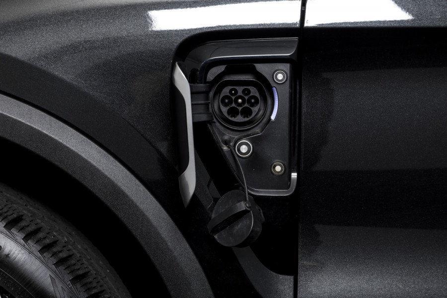 Lynk & Co 01 1.5 PHEV 261PK MY22 | 360 Camera | 7.4 kWh Boordlader | S/K-panodak | Adapt. Cruise | Memory | Elek. klep | Trekhaak | LM 20" |