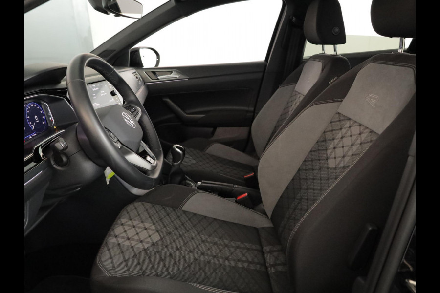 Volkswagen Taigo 1.0 TSI R-Line 115PK | Panorama dak | Navigatie via app | Parkeersensoren | Automatische airco |