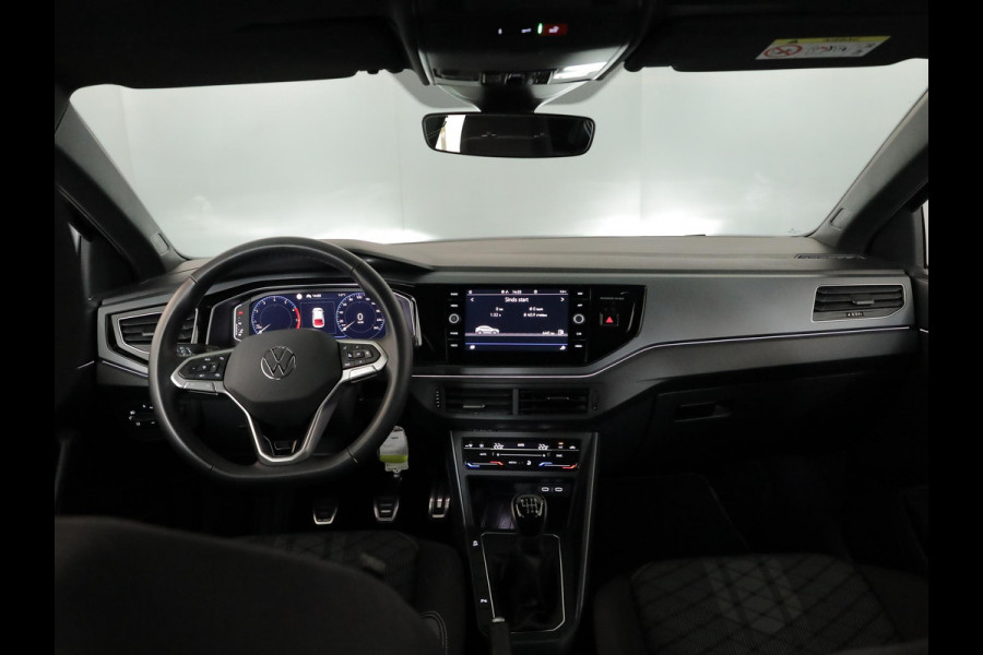 Volkswagen Taigo 1.0 TSI R-Line 115PK | Panorama dak | Navigatie via app | Parkeersensoren | Automatische airco |