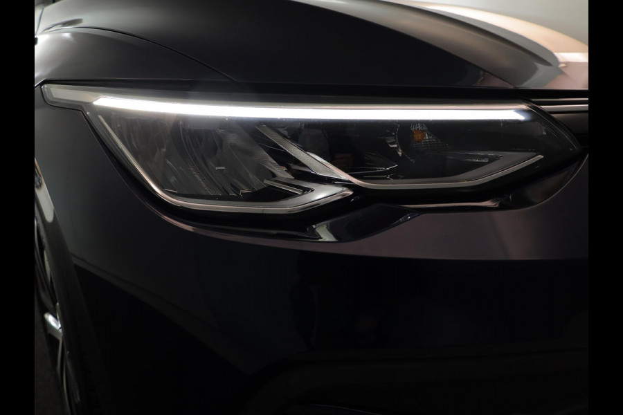 Volkswagen Golf 1.0 eTSI Life Active 110 pk Automaat (DSG) | Verlengde garantie | Navigatie | Parkeersensoren | Achteruitrijcamera | Autom. airco (3 zones) | Stoelverwarming |