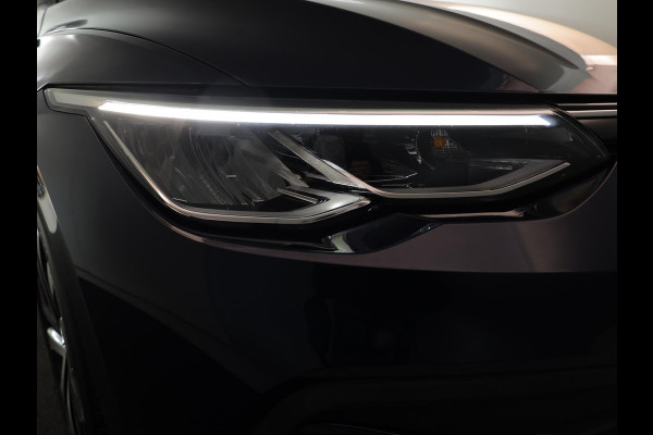 Volkswagen Golf 1.0 eTSI Life Active 110 pk Automaat (DSG) | Verlengde garantie | Navigatie | Parkeersensoren | Achteruitrijcamera | Autom. airco (3 zones) | Stoelverwarming |