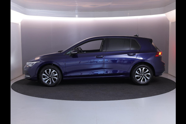 Volkswagen Golf 1.0 eTSI Life Active 110 pk Automaat (DSG) | Verlengde garantie | Navigatie | Parkeersensoren | Achteruitrijcamera | Autom. airco (3 zones) | Stoelverwarming |