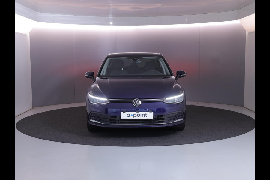 Volkswagen Golf 1.0 eTSI Life Active 110 pk Automaat (DSG) | Verlengde garantie | Navigatie | Parkeersensoren | Achteruitrijcamera | Autom. airco (3 zones) | Stoelverwarming |