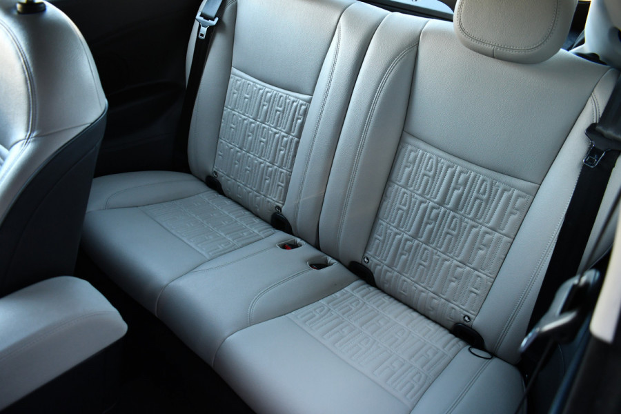 Fiat 500C La Prima 42 kWh Celestial Blue incl-Winterset ACC Stoelverw Camera Carplay