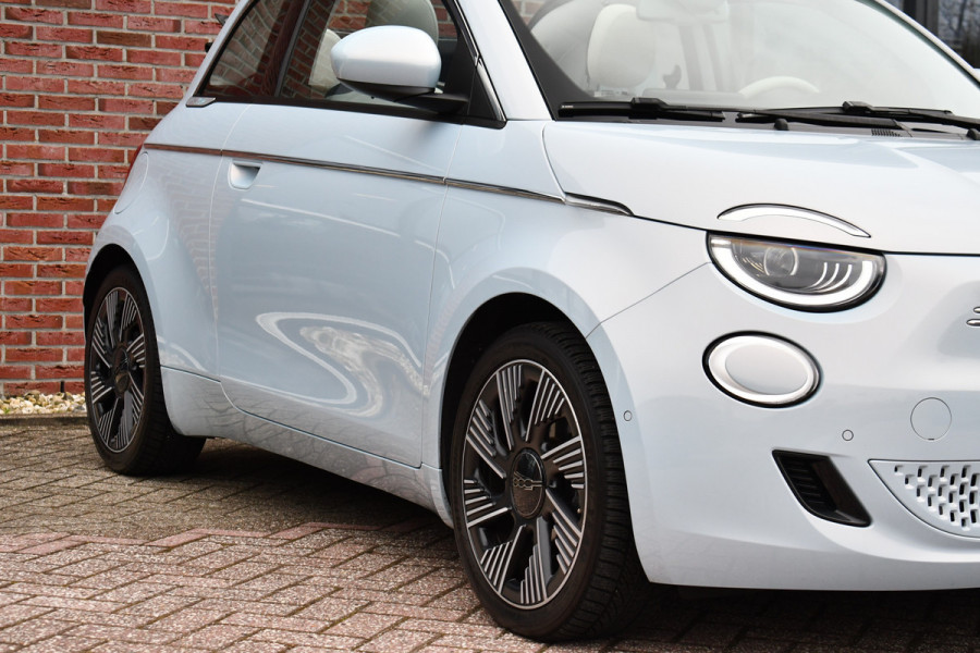 Fiat 500C La Prima 42 kWh Celestial Blue incl-Winterset ACC Stoelverw Camera Carplay