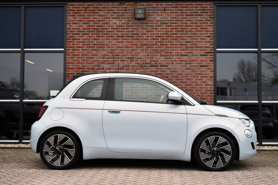 Fiat 500C La Prima 42 kWh Celestial Blue incl-Winterset ACC Stoelverw Camera Carplay