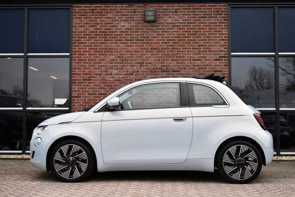 Fiat 500C La Prima 42 kWh Celestial Blue incl-Winterset ACC Stoelverw Camera Carplay