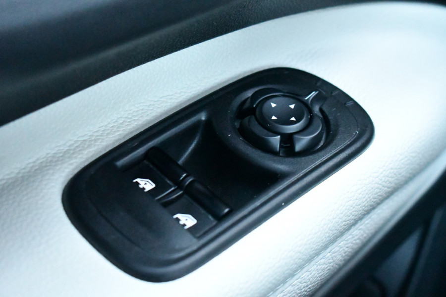 Fiat 500C La Prima 42 kWh Celestial Blue incl-Winterset ACC Stoelverw Camera Carplay