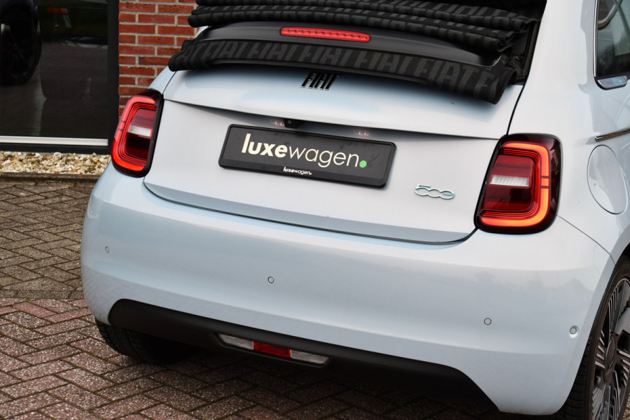 Fiat 500C La Prima 42 kWh Celestial Blue incl-Winterset ACC Stoelverw Camera Carplay