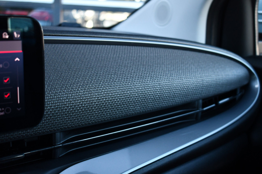 Fiat 500C La Prima 42 kWh Celestial Blue incl-Winterset ACC Stoelverw Camera Carplay