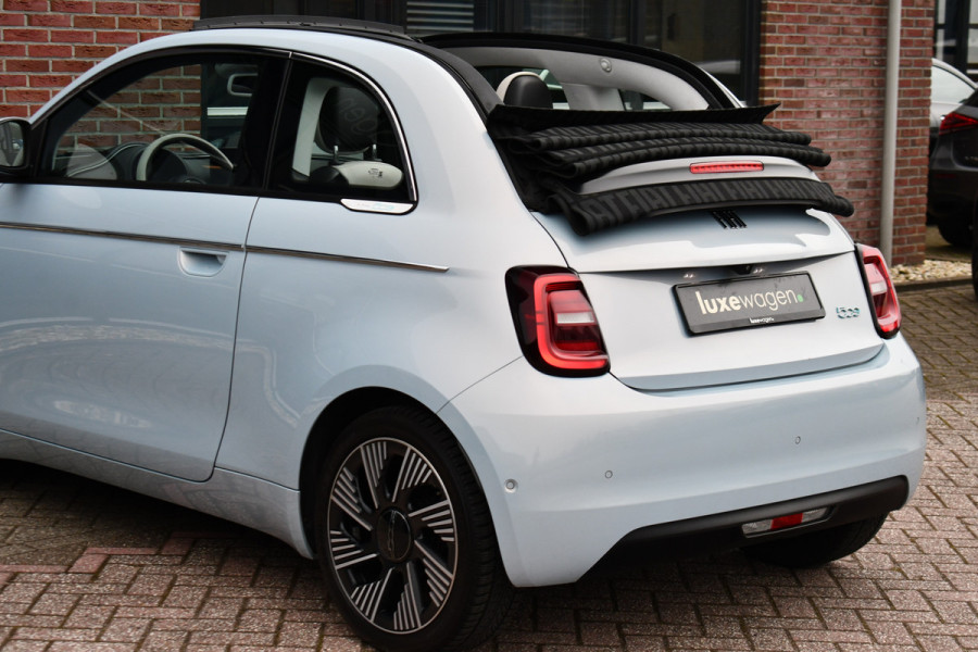 Fiat 500C La Prima 42 kWh Celestial Blue incl-Winterset ACC Stoelverw Camera Carplay