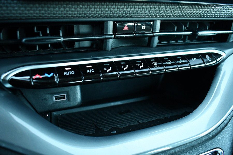 Fiat 500C La Prima 42 kWh Celestial Blue incl-Winterset ACC Stoelverw Camera Carplay