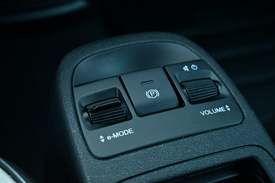 Fiat 500C La Prima 42 kWh Celestial Blue incl-Winterset ACC Stoelverw Camera Carplay