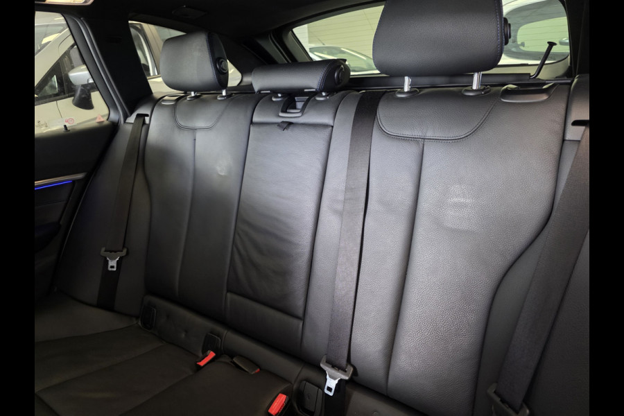 BMW 3 Serie 318i M-Sport Corporate Lease Automaat – Pano – HUD – Leder – Camera – NAP –